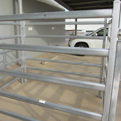 Cercas de malla de alambre galvanizado soldado Ganado Ganado Ovejas Cercas de cerdo en rollos 300x48