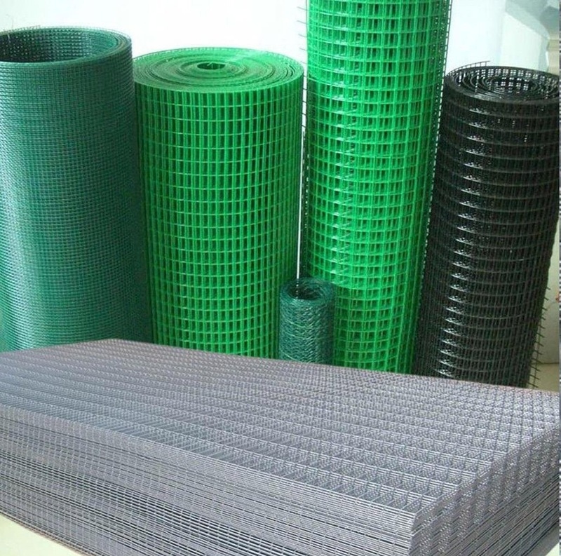 3-8mm de ancho de alambre galvanizado o revestido de PVC cerca de malla panel cerca de animales